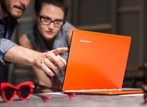  Laptopy Lenovo z serii Yoga, takie jak model ThinkPad Yoga 14 czy Yoga 3 Pro, są znacznie bardziej laptopami niż tabletami, w przeciwieństwie do konkurencyjnych urządzeń takich jak Toshiba Portege Z10t czy Microsoft Surface